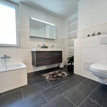 Neues Seeapartment Lejlighed *