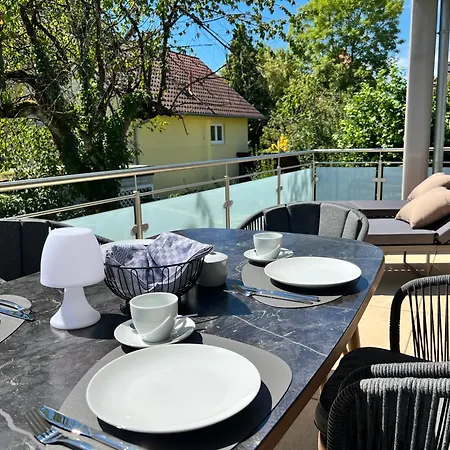 Neues Seeapartment *